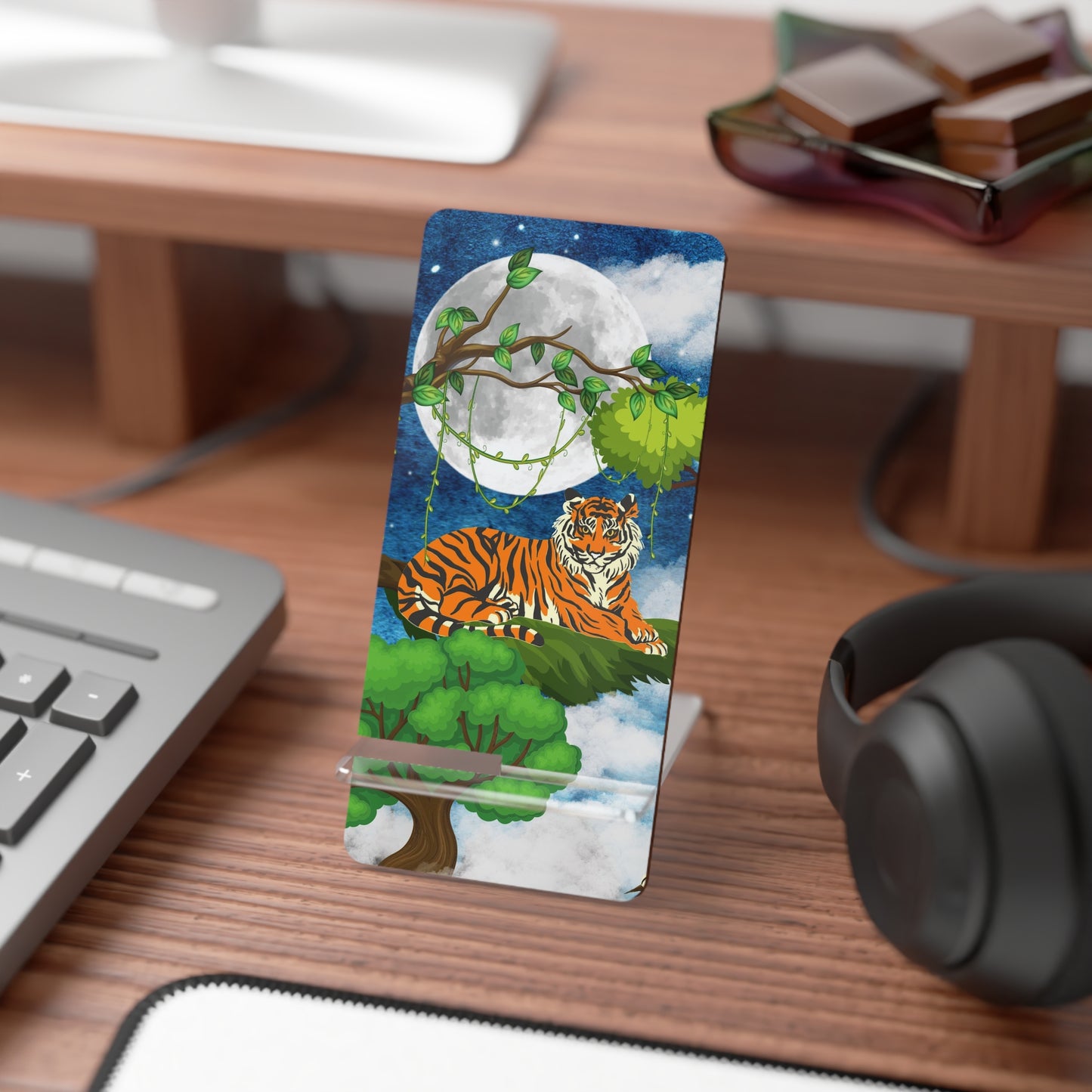 Tiger-Themed Smartphone Display Stand - Jungle Night Design