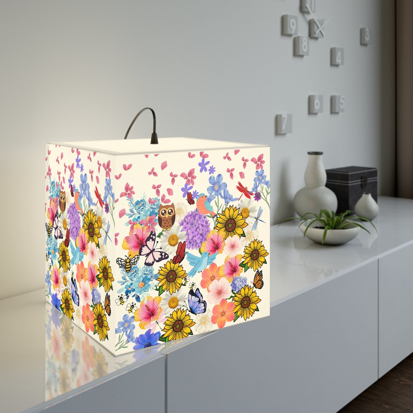 Floral Meadow Cube Lamp — Sunflower & Butterfly Decorative Light