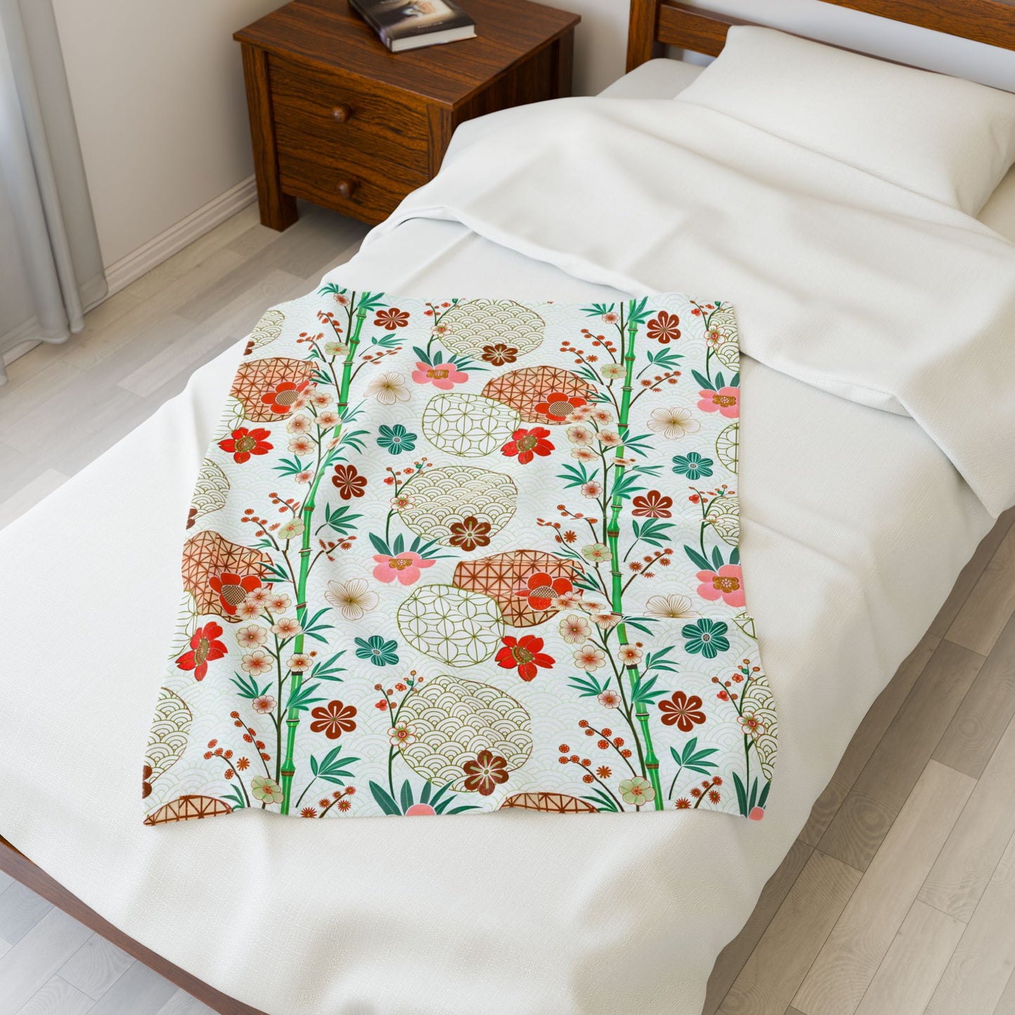 Floral Japanese Circle Velveteen Plush Blanket — Soft Retro Blossom Throw