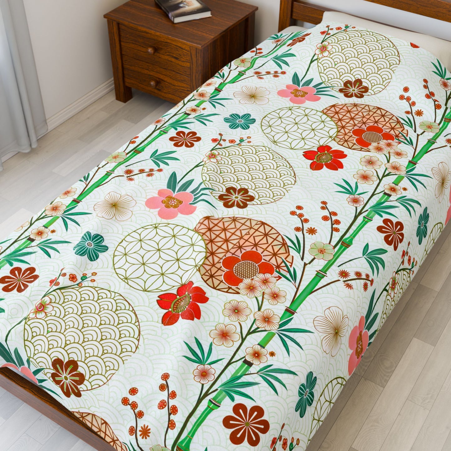 Floral Japanese Circle Velveteen Plush Blanket — Soft Retro Blossom Throw