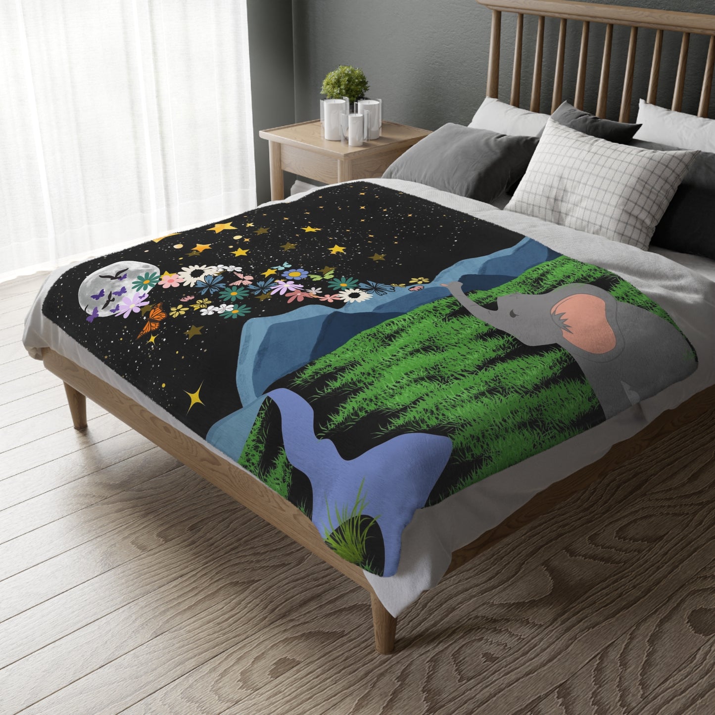 Soft Animals and Nature Themed Velveteen Microfiber Blanket, Cozy Gift for Kids