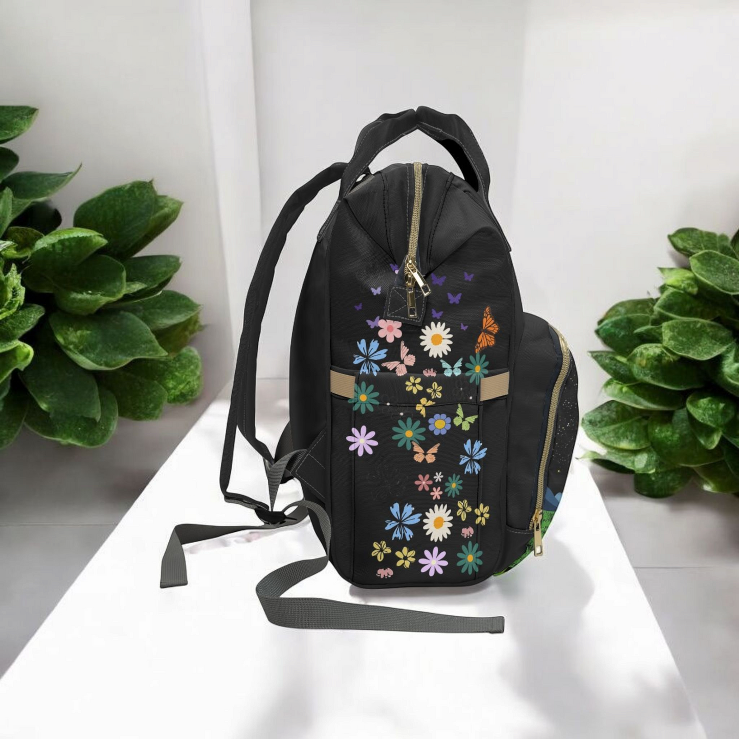 Whimsical Animal-Themed Multifunctional Diaper Backpack - Perfect for Parents on the Go!