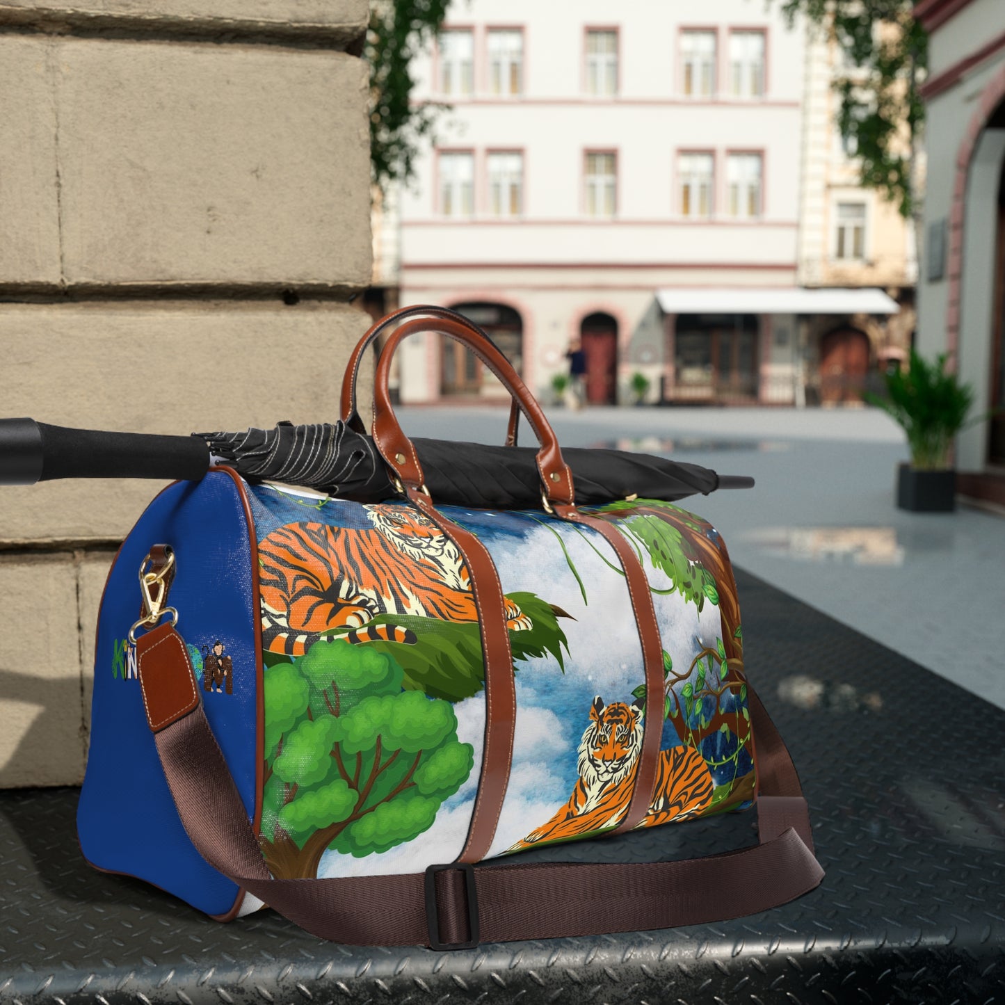 Wildlife Waterproof Travel Bag - Artistic Tiger Design for Adventurers