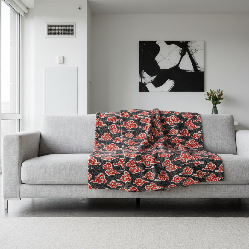 Akatsuki Cloud Pattern Velveteen Plush Blanket — Japanese Anime Inspired Red Cloud Throw