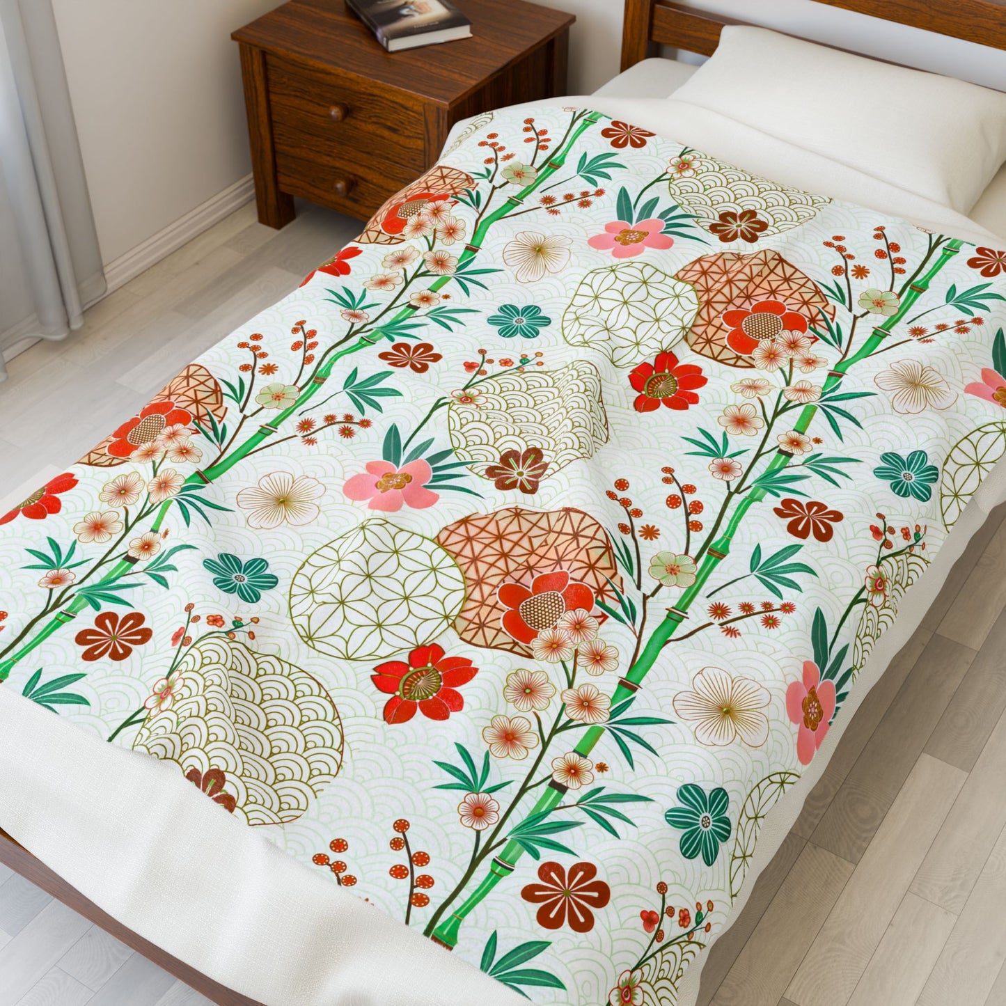Floral Japanese Circle Velveteen Plush Blanket — Soft Retro Blossom Throw